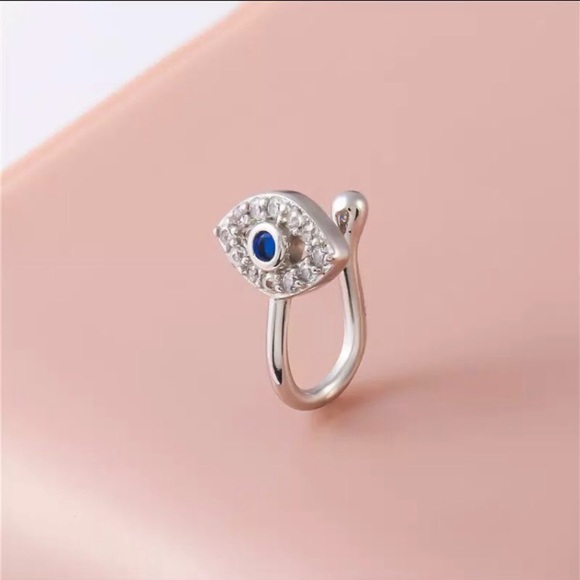 ⚜️𝟯𝟬%𝗢𝗙𝗙 𝗯𝘂𝗻𝗱𝗹𝗲𝘀 𝟯+⚜️ NEW CZ Evil Eye Fake Nose Ring - Picture 6 of 10